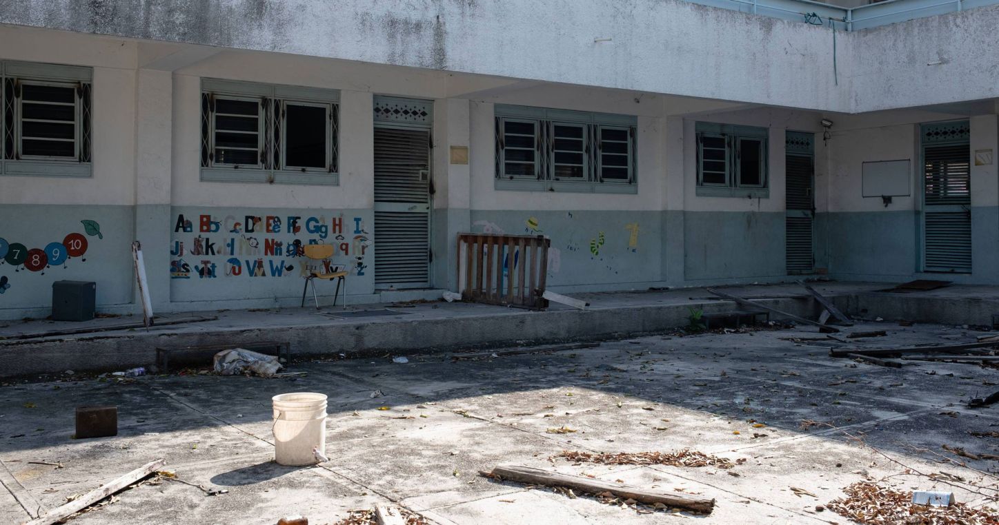Une école de Port-au-Prince anciennement occupée par les gangs et reprise par les brigades citoyennes et la police haïtienne. Crédits photo: Antoine Martin/SIPA/2605061311