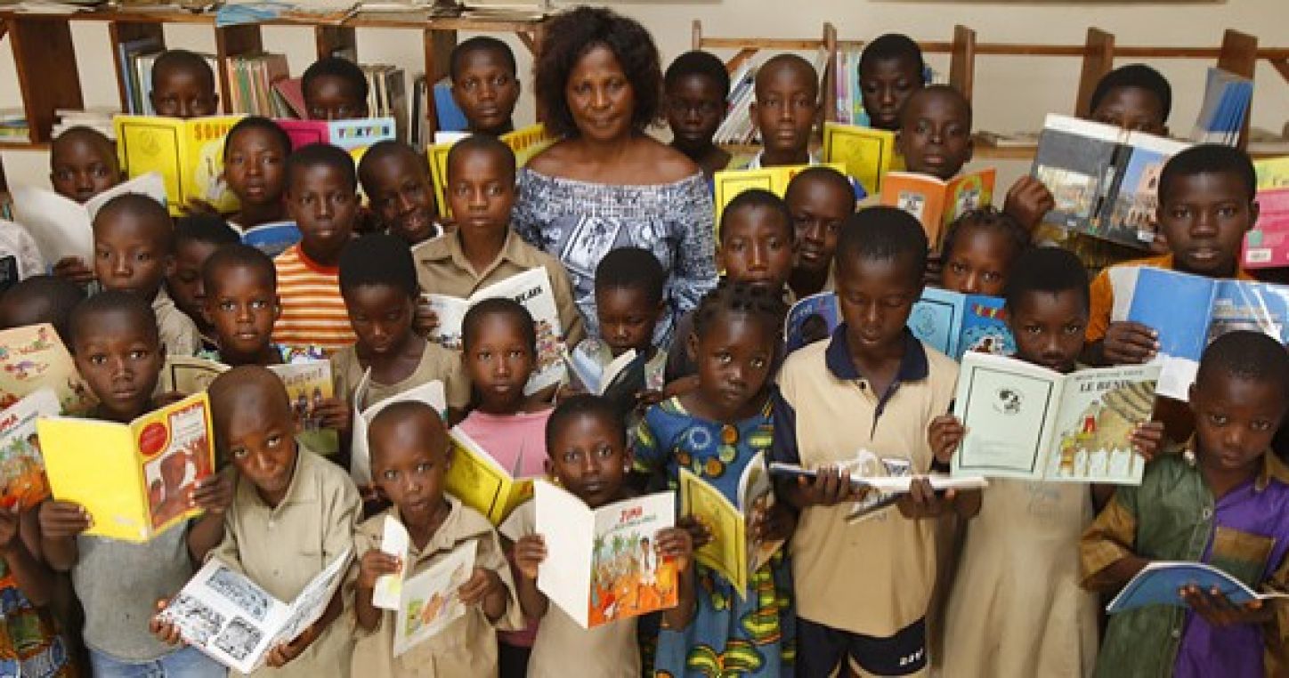 Bibliothèque de l'école Gbonvié, au Togo. GODONG / Reporters, 2013