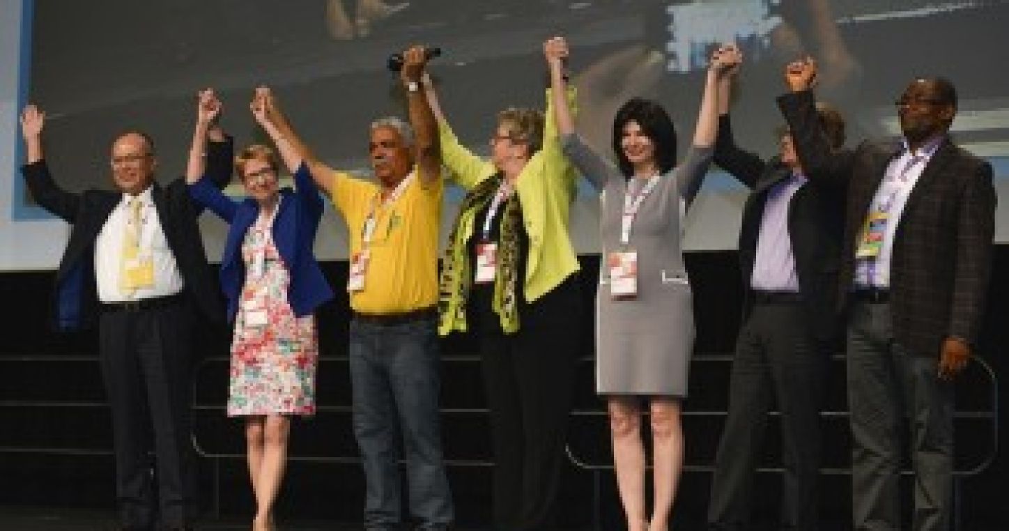 Le Bureau restreint de l'IE célébré lors du 7e Congrès mondial à Ottawa, au Canada.